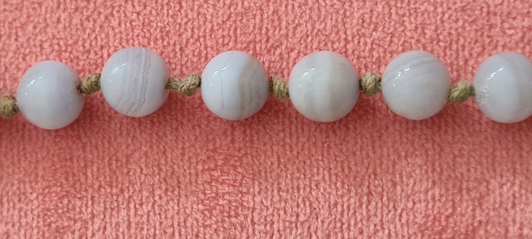 Ketten: Chalcedon Kette – Gebraucht aus Allschwil von Virgo 2