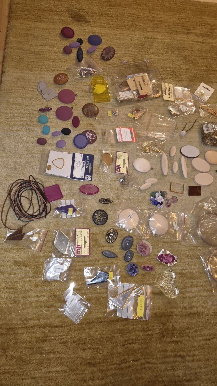 Kit bricolage: Bastelset Broschen Riesensammlung  – Nuovo (secondo la descrizione) da Kölliken venduto da MissesBossTop1 1
