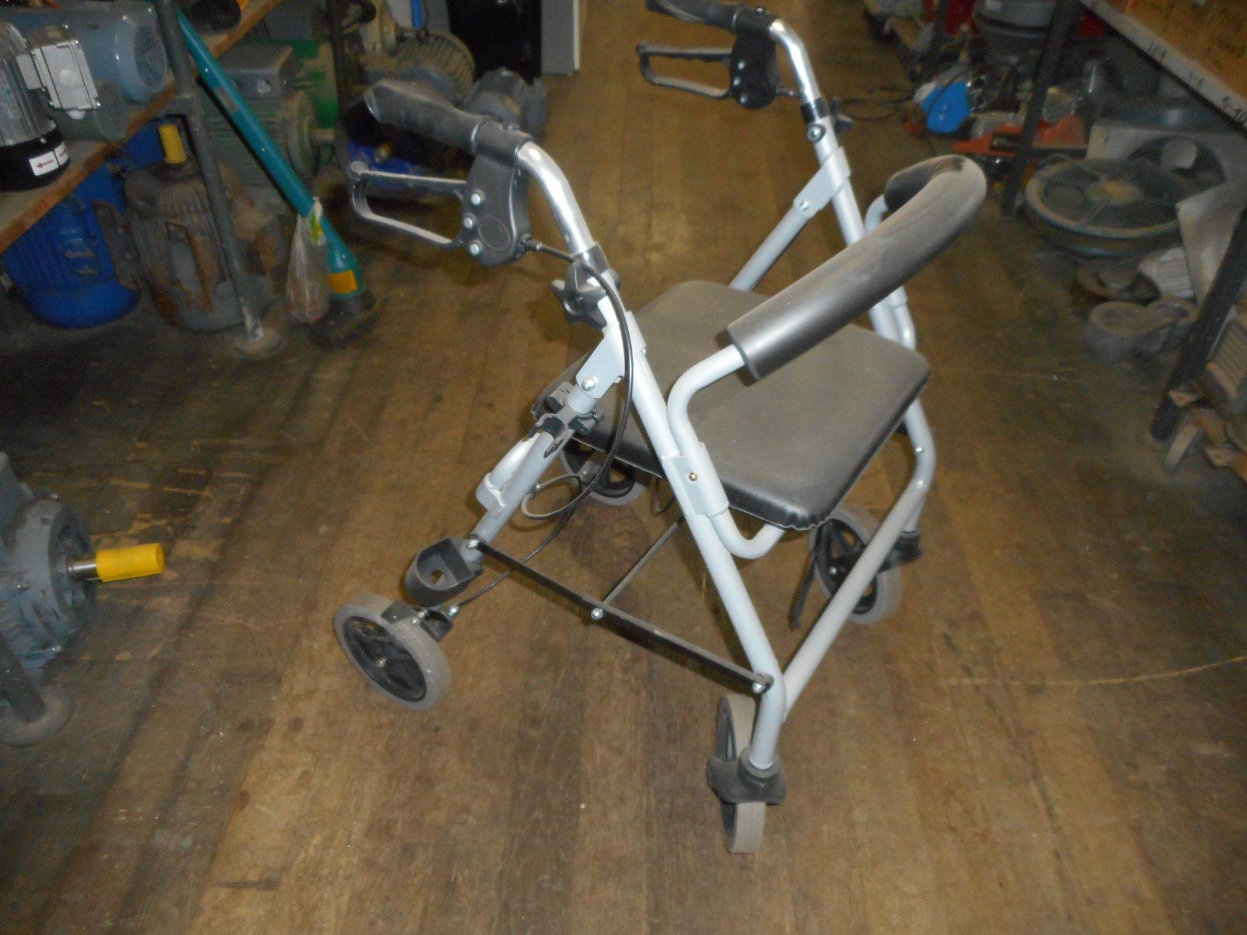 Gehhilfen: Rollator rehashop – Gebraucht aus Niedergösgen von motoren-meier
