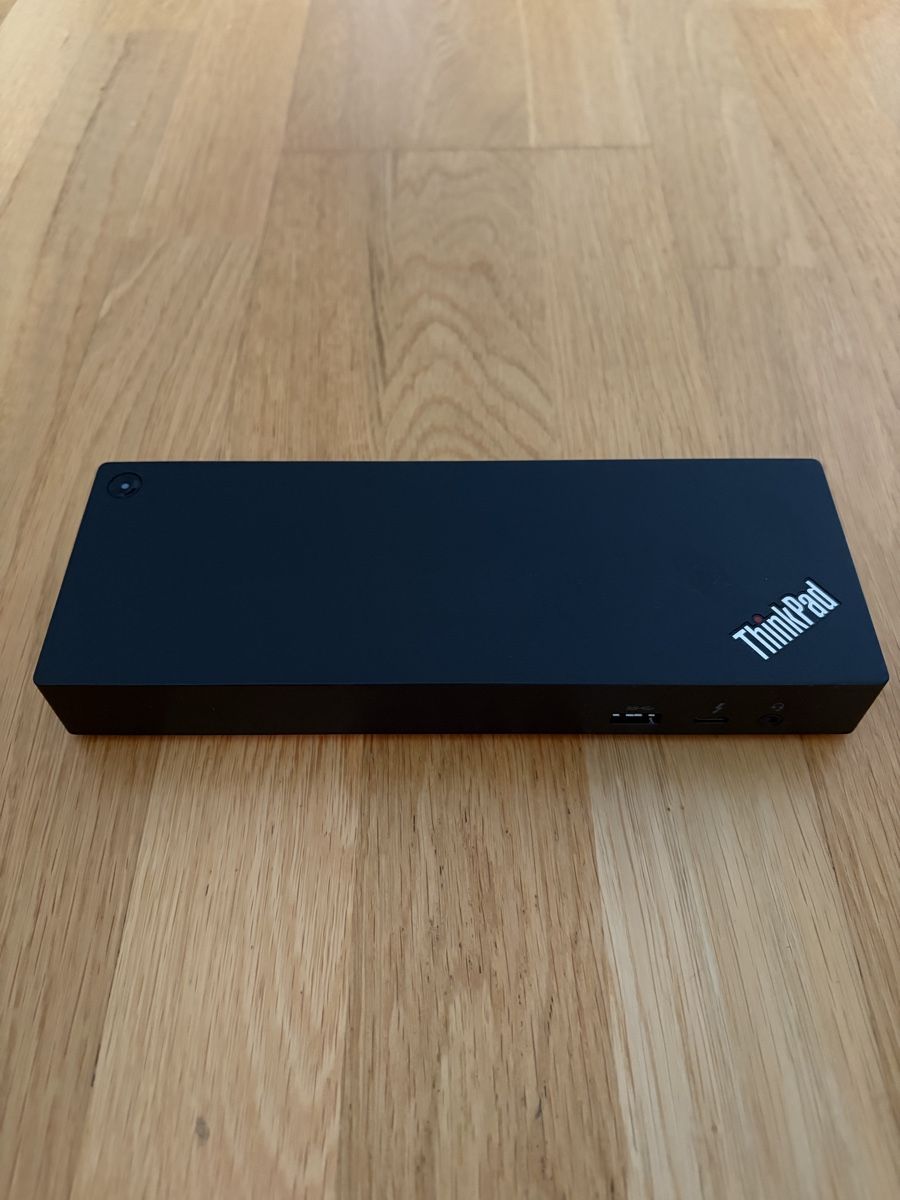 Lenovo Docking station: Lenovo Thunderbolt 3 Workstation Dock Gen 2 | 135 W – Usato da Regensdorf venduto da WetTowel42
