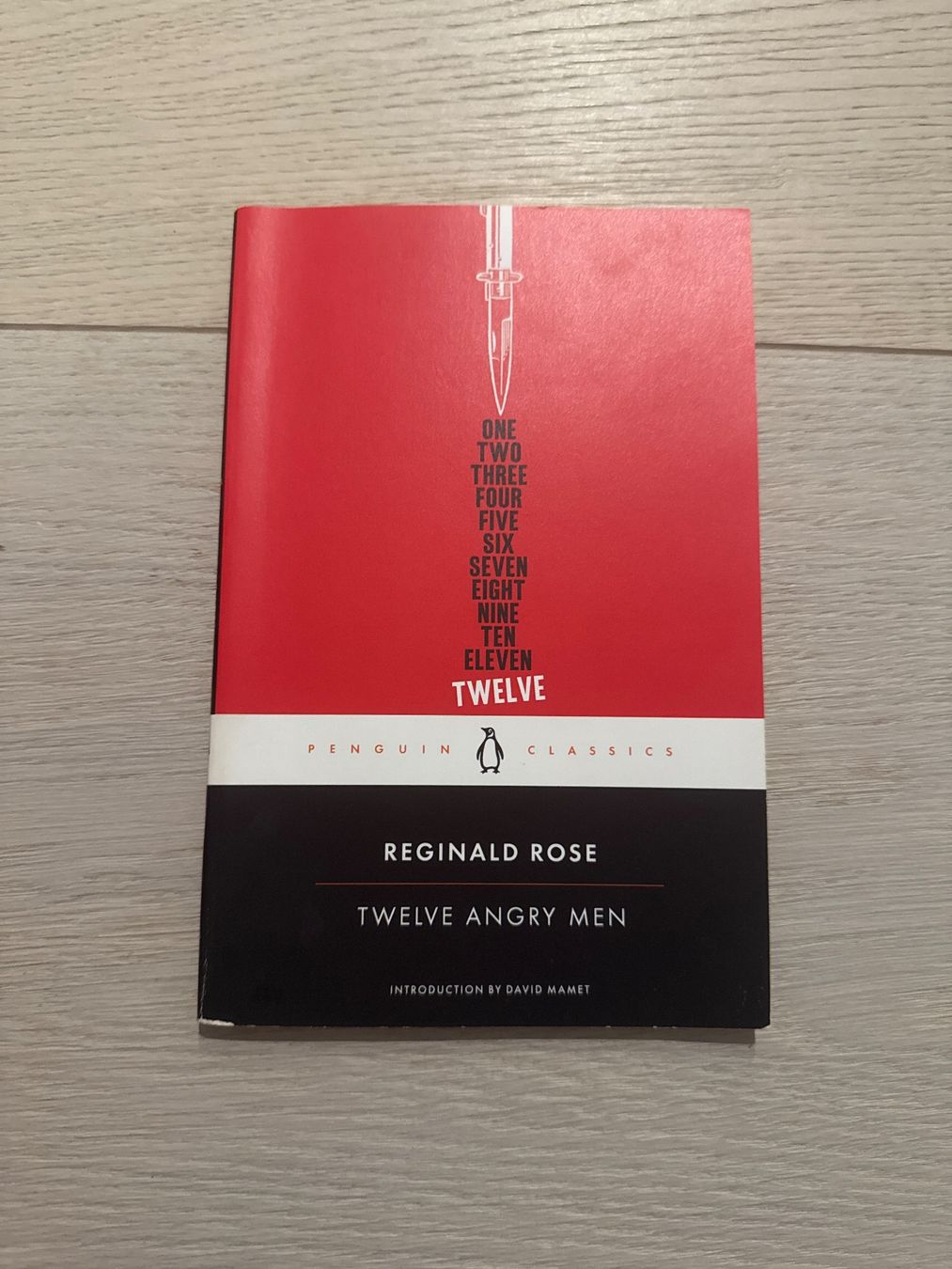 Libri: Reginald Rose: Twelve Angry Men - Penguin Classics Top! – Nuovo e nell'imballaggio originale da Nürensdorf venduto da bee_67ll