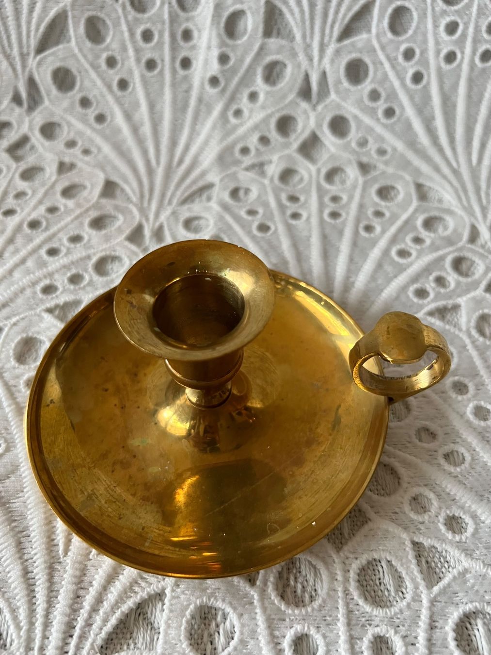 Kerzenständer: Vintage Messing Kerzenständer mit Griff Henkel – Gebraucht aus Frenkendorf von Only1 4