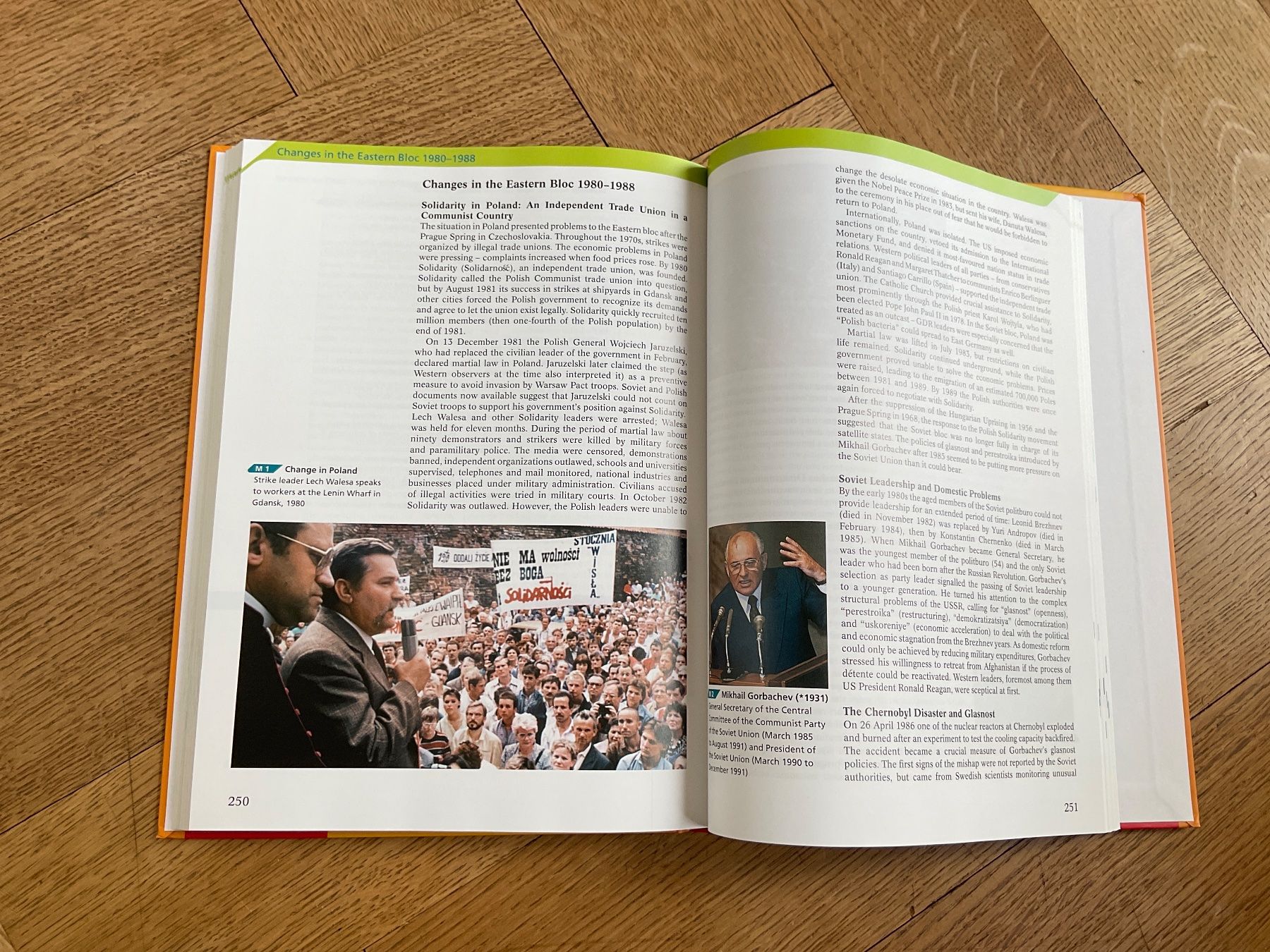 Libri: Exploring History from 20th into the 21st Century – Nuovo (secondo la descrizione) da Zürich venduto da ric_r96d 3
