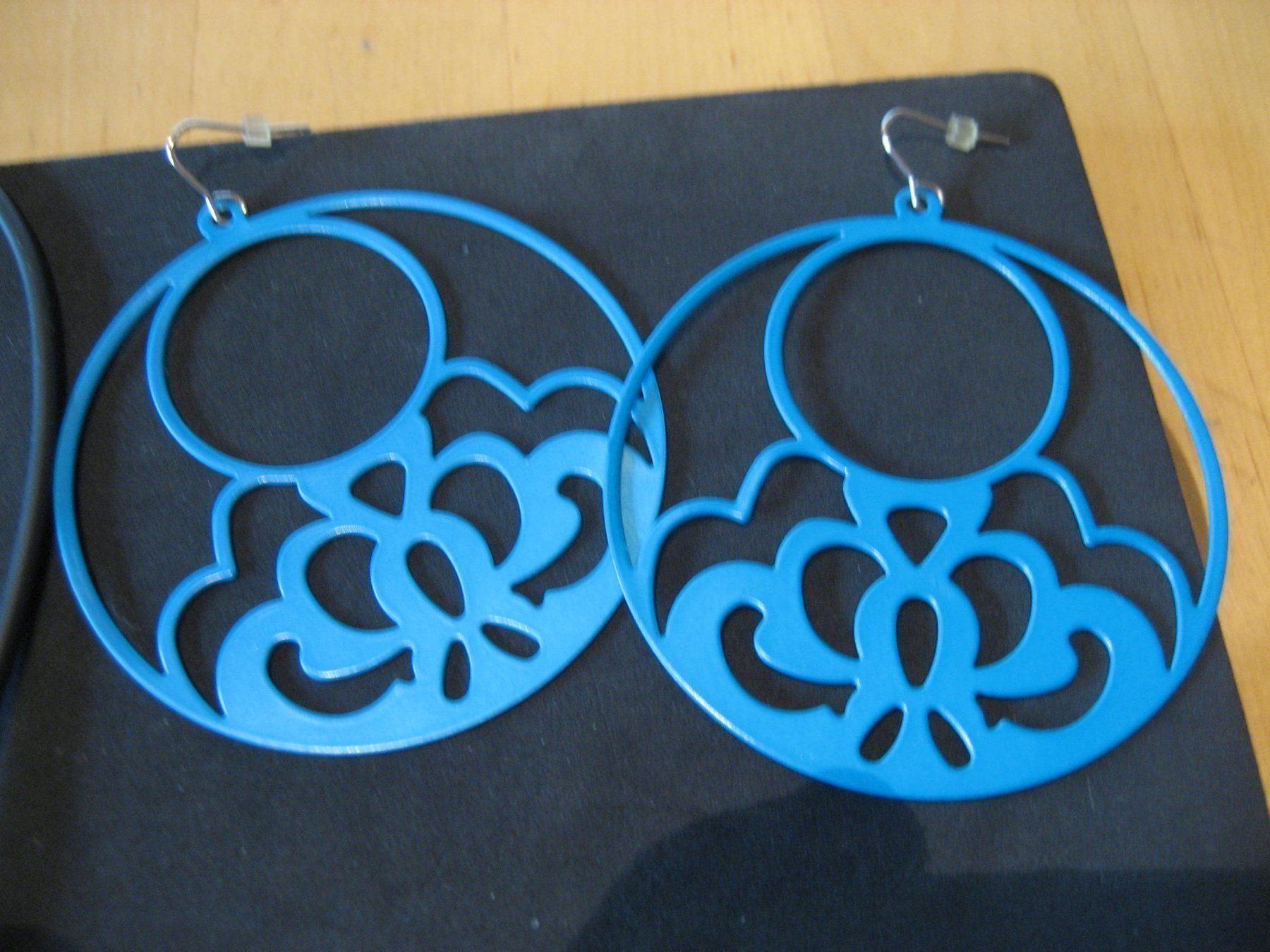 Autres bijoux: Lot 3 colliers + boucles d'oreille – D'occasion à Delémont par marryb 2