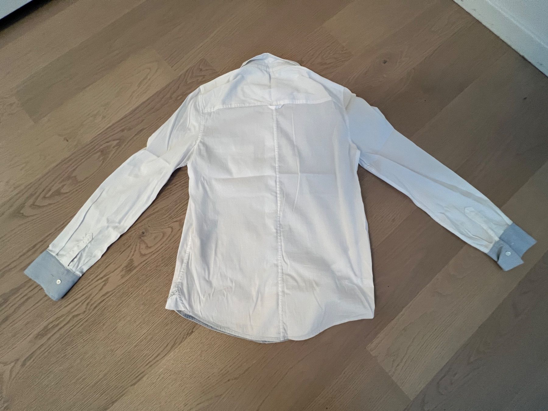Massimo Dutti Camicette: Damenhemd/Bluse in weiss von Massimo Dutti, Gr. 36 – Usato da Winterthur venduto da mic_l98y 1