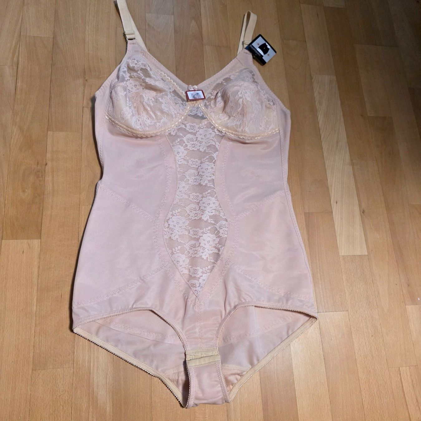 Altra biancheria intima: Neu Contouring Miederbody Spitze Gr. 90C – Nuovo e nell'imballaggio originale da Wald ZH venduto da CapLux 6