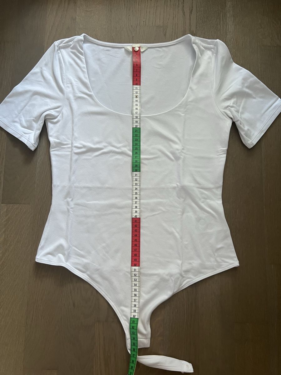 H&M Top: Body H&M weiss – Usato da Kriens venduto da Luzernerin_K 3