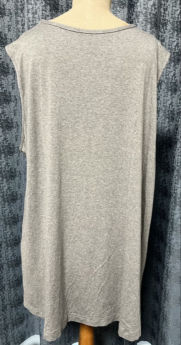 Tops: Sommerliches, graues Top, Grösse 48/50 – Gebraucht aus Eglisau von regulmei 2