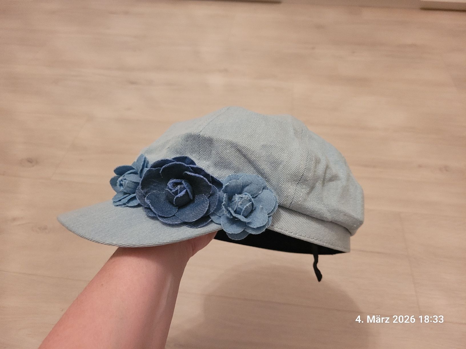 Copricapi, berretti & cappellini: Mütze Jeans mit Blumen – Usato da Bünzen venduto da Milly32 3