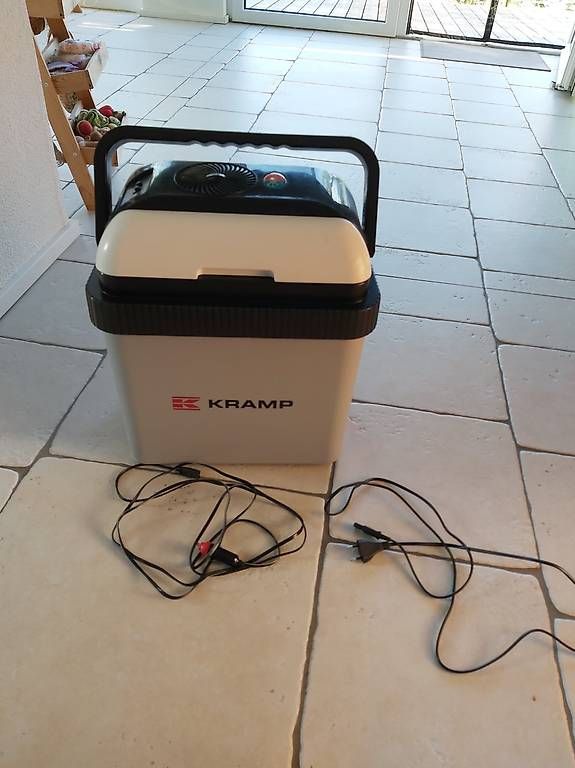 Réfrigérateurs et refroidissement: Kramp Kühl.- oder Heizbox 12 V oder 230V – D'occasion à Stalden (Sarnen) par chr_s5xx