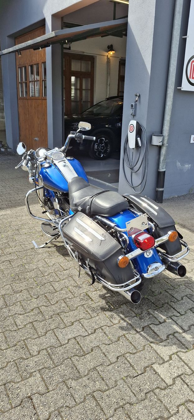 Harley-Davidson Chopper: Harley-Davidson FLHRC Road King – Usato da Wünnewil venduto da Xyz6 2