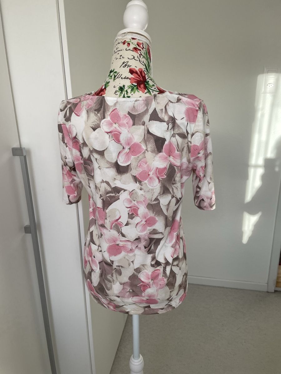 T-shirt: T-Shirt 36/38 Viscose Frank Walder – Usato da Zürich venduto da Pamuk04 1
