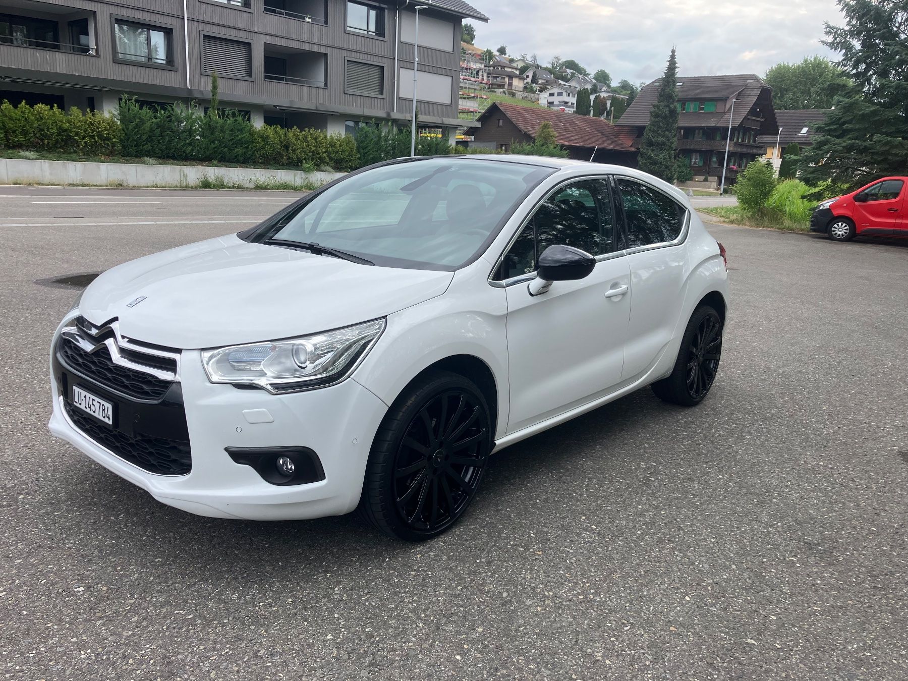 DS Automobiles Automobili: Ds4 1.2 Benzin mit 130 Ps , Schaltgetriebe – Usato da Buchs LU venduto da Rnp 1