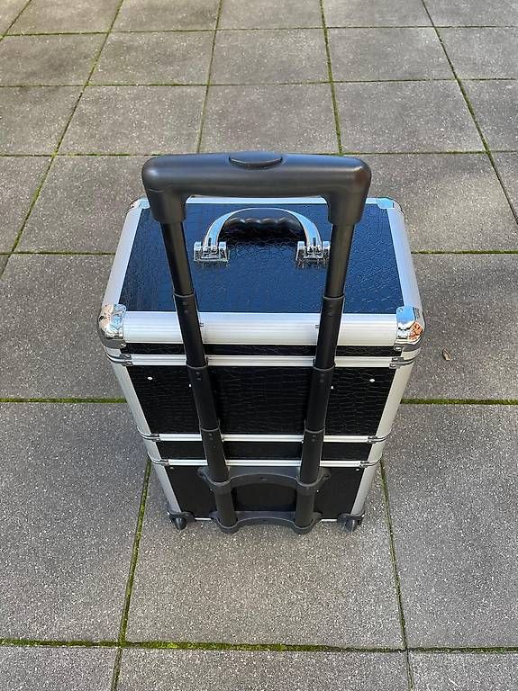Unghie finte: Suitcase AKYADO Kit pour styliste ongulaire – Usato da Bern venduto da jen_myx7 1