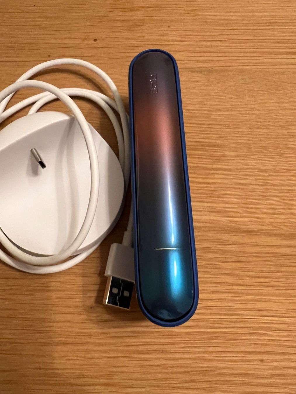 Iqos Altri Prodotti per fumatori: IQOS Iluma mit Ladestation – Usato da Stäfa venduto da PatrickOO7 2
