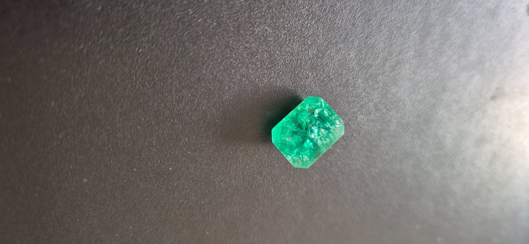 Pietre preziose: Smaragd 9.27 ct inkl. Zertifikat – Nuovo e nell'imballaggio originale da Sursee venduto da watch-hunter13 4
