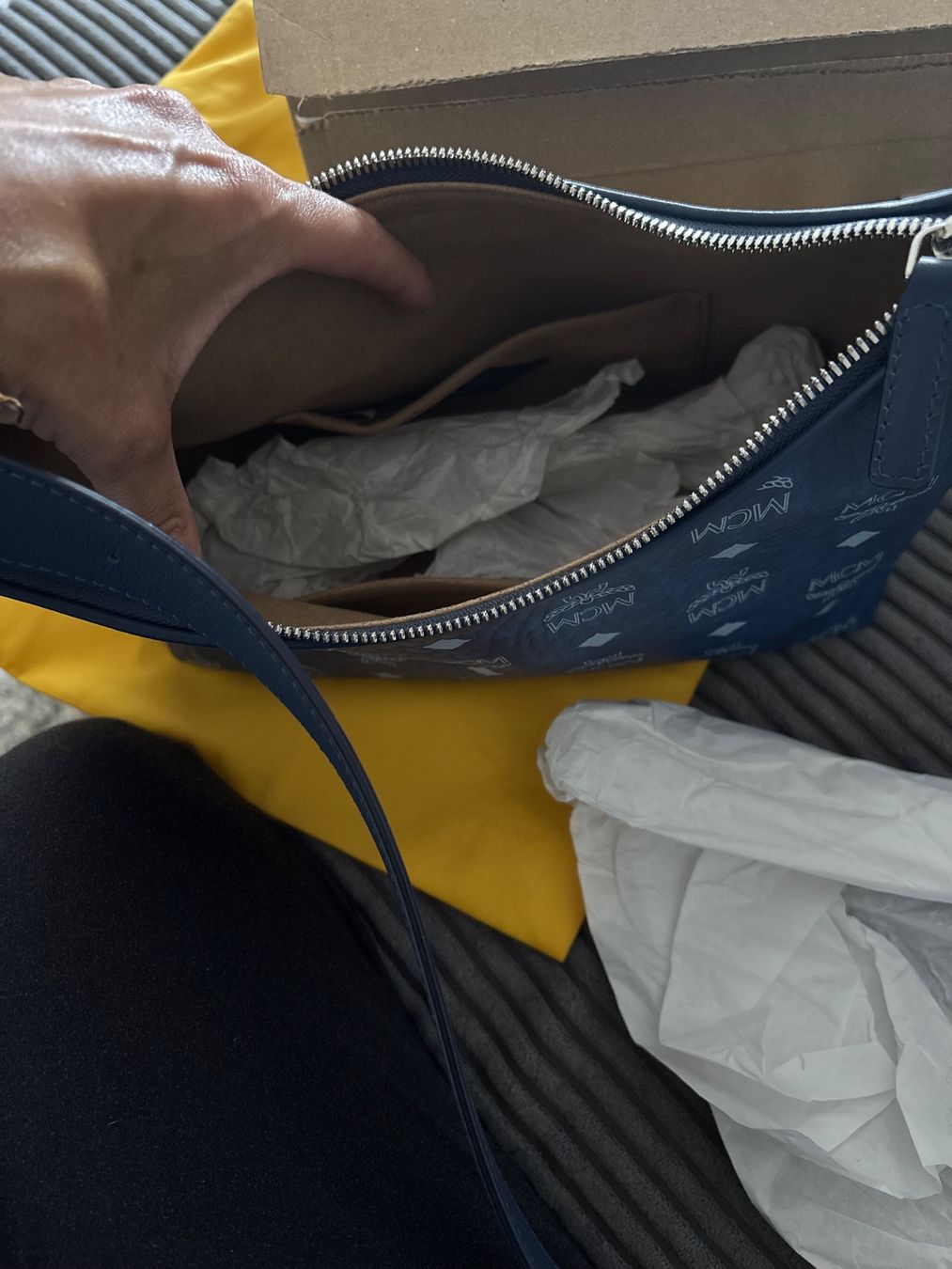 Mcm Taschen für Damen: MCM Schultertasche "Aren" blau neu – Neu und originalverpackt aus Spreitenbach von seida76 3