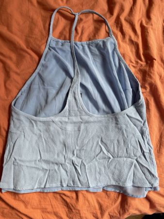 Hellblaues Top mit offenem Rückenausschnitt, onesize