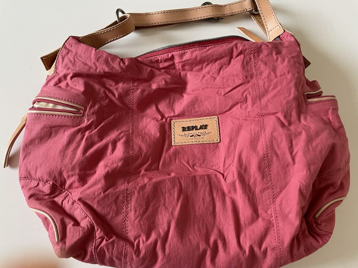 Taschen für Damen: Replay Damen Tasche pink  – Gebraucht aus forch von Draechli789