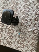 ESR Halolock Magnetic Wireless Charger Model: 2C522
