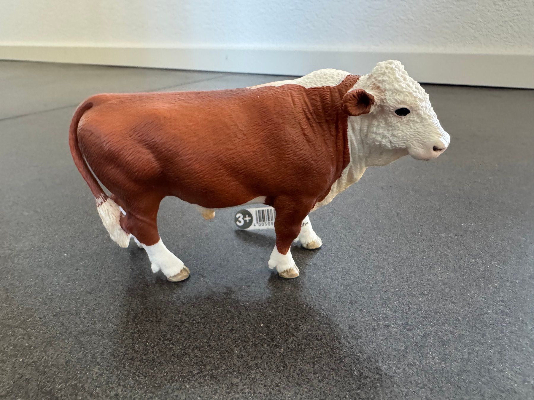Schleich Statuette: Schleich 13763 "Hereford Bulle "2008" Kunstsofffigur – Usato da Fribourg venduto da tschjoly
