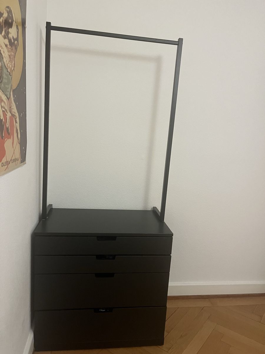 Cassettiere: Nordli Kommode mit Kleiderstange schwarz – Usato da Olten venduto da lcs_2sdk