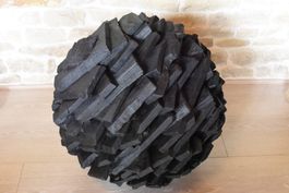 Sculpture Boule en Bois Brûlé et Ciré