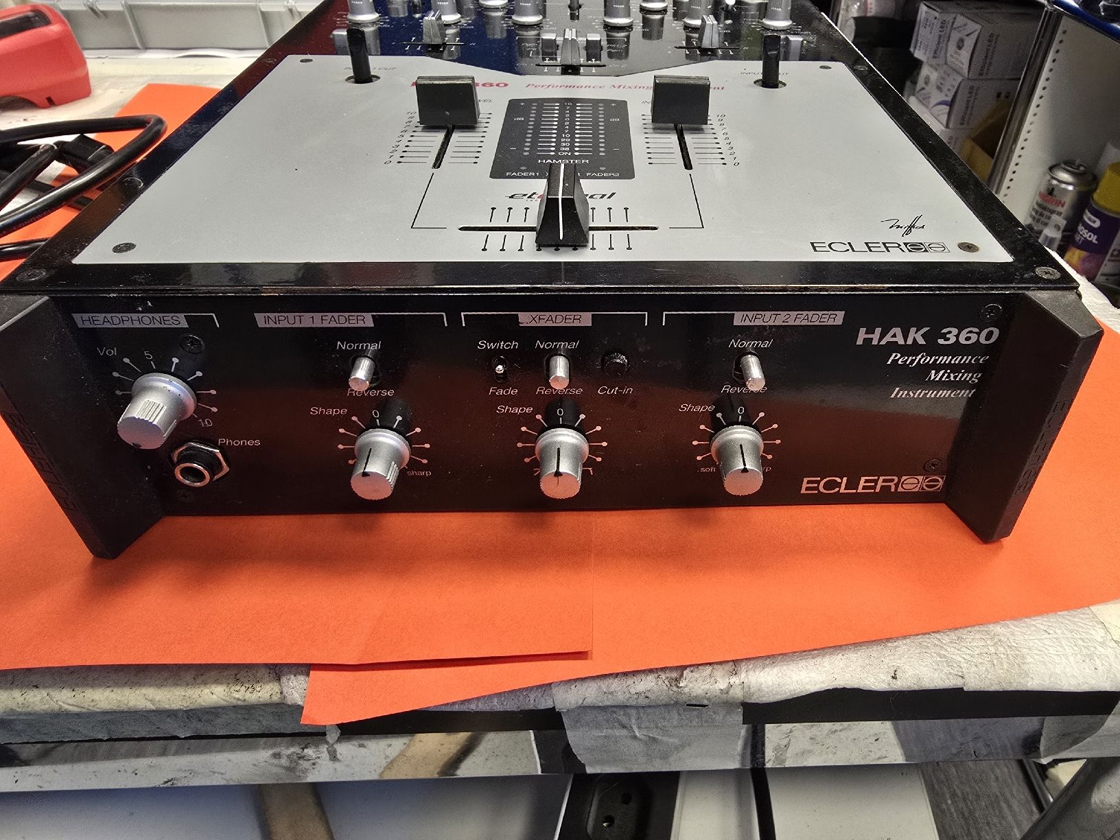 Console di mixaggio: DJ Mixer Ecler HAK 360 High-end Battle DJ Mit Flightcase – Usato da Zürich venduto da Roy-Events-Zurich 2