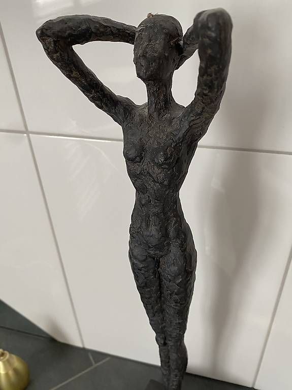 Skulpturen & Statuen: Elegante Skulptur "Anmut" – Gebraucht aus Lüchingen von ebkaufsuche