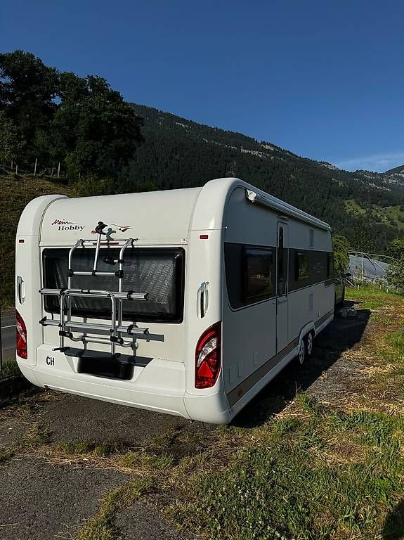 Hobby Veicoli da campeggio: Wohnwagen Hobby 650 UMFe Prestige – Usato da Weggis venduto da Edan64 1