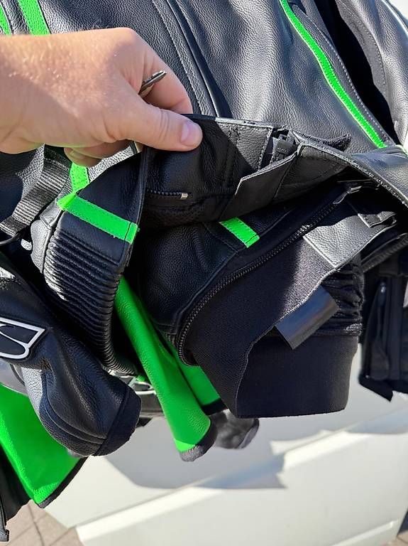 Anzüge, Sport- & Funktionsanzüge: Motorrad-Kombi – Neu und originalverpackt aus Unteriberg von wg52 1