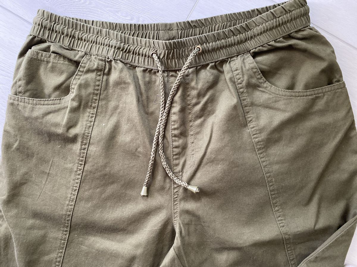 Pantaloni: Hose mit Gummizug – Usato da Strengelbach venduto da Bycy 1