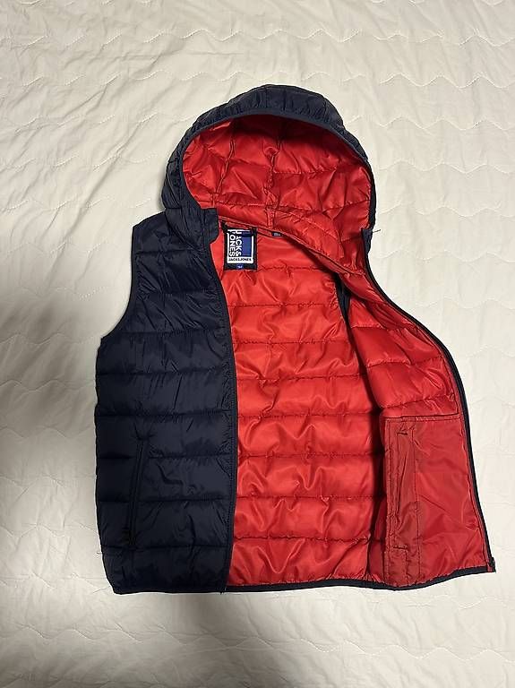 Sonstige Jungenkleidung: Gilet Trapuntato bambino 152 – Gebraucht aus Losone von niv_8vwx 3