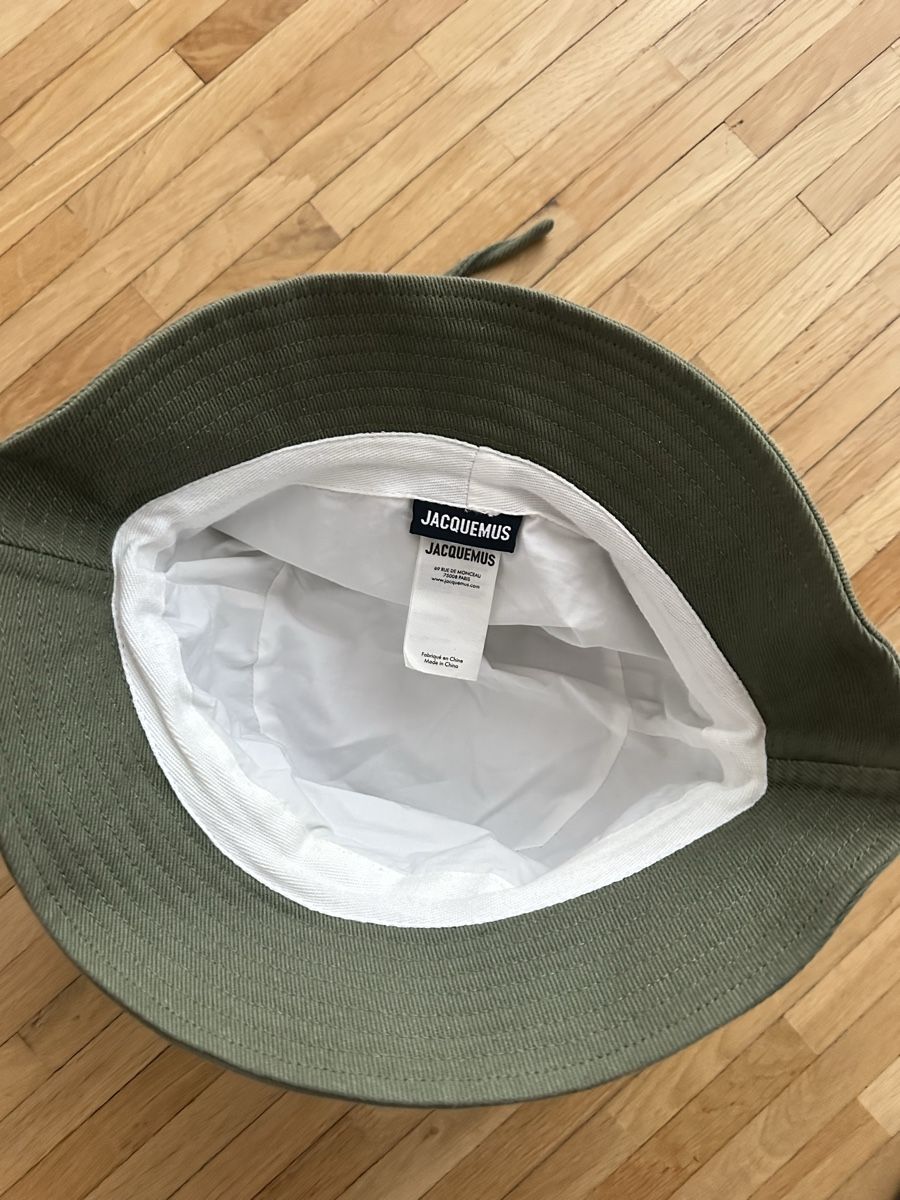 Jacquemus Copricapi, berretti & cappellini: JACQUEMUS Bucket Hat – Usato da Langenthal venduto da iamzeko 2