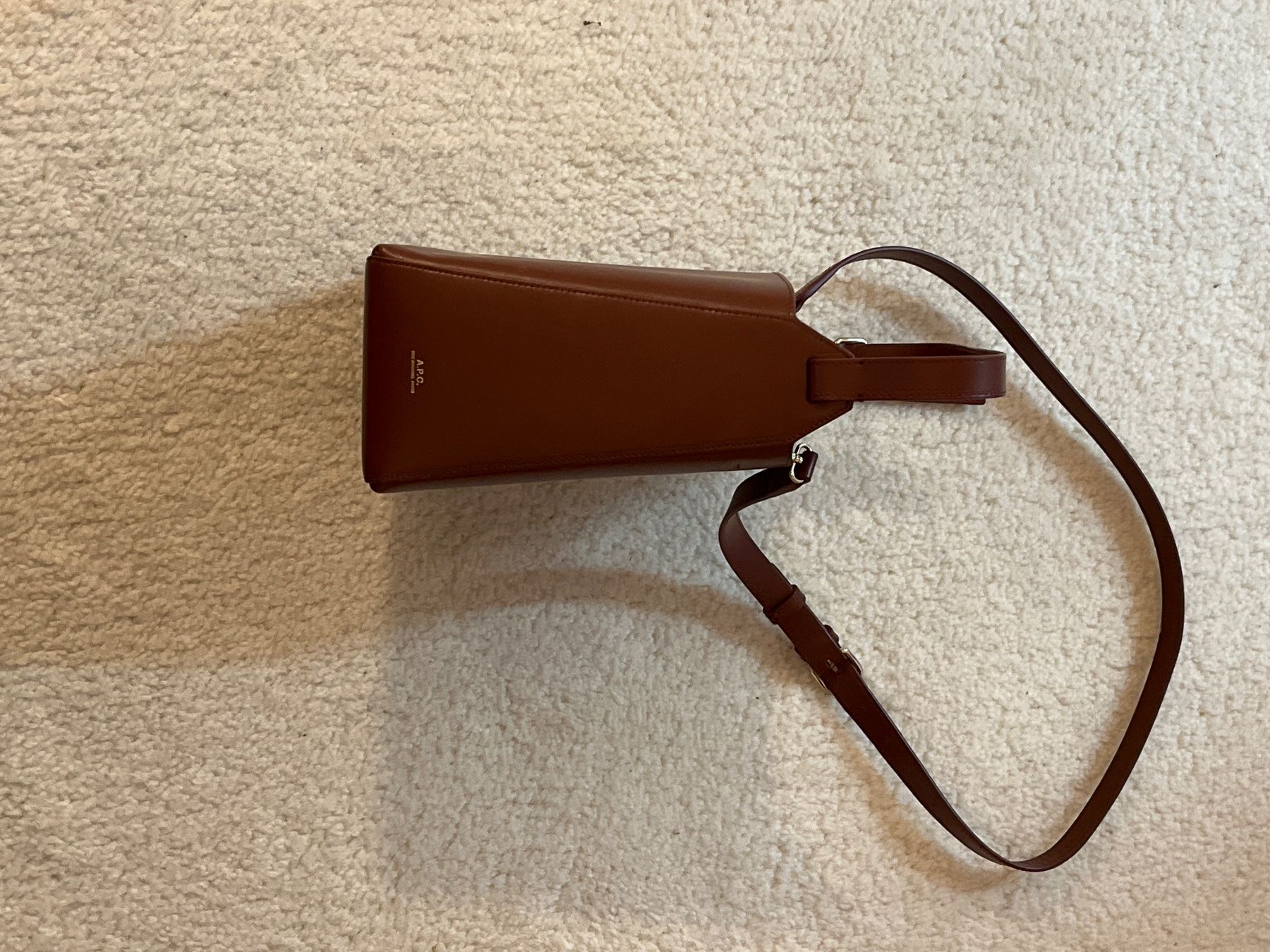 Apc Taschen für Damen: Ledertasche APC braun – Gebraucht aus Oetwil am See von tbu_9tpv 1