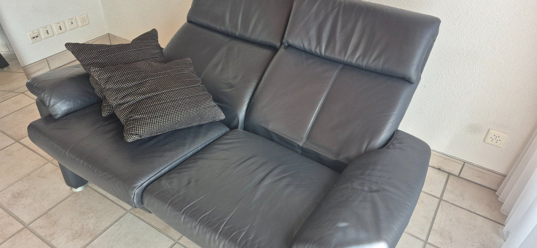 Divani: Ledersofa 2-plätzig mit Funktion – Usato da Eggersriet venduto da Fredb 3