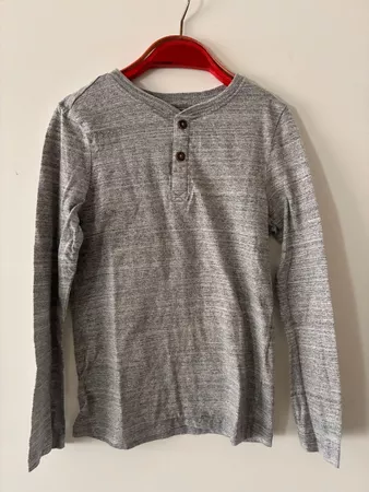 Schönes Langarmshirt Gr. 134