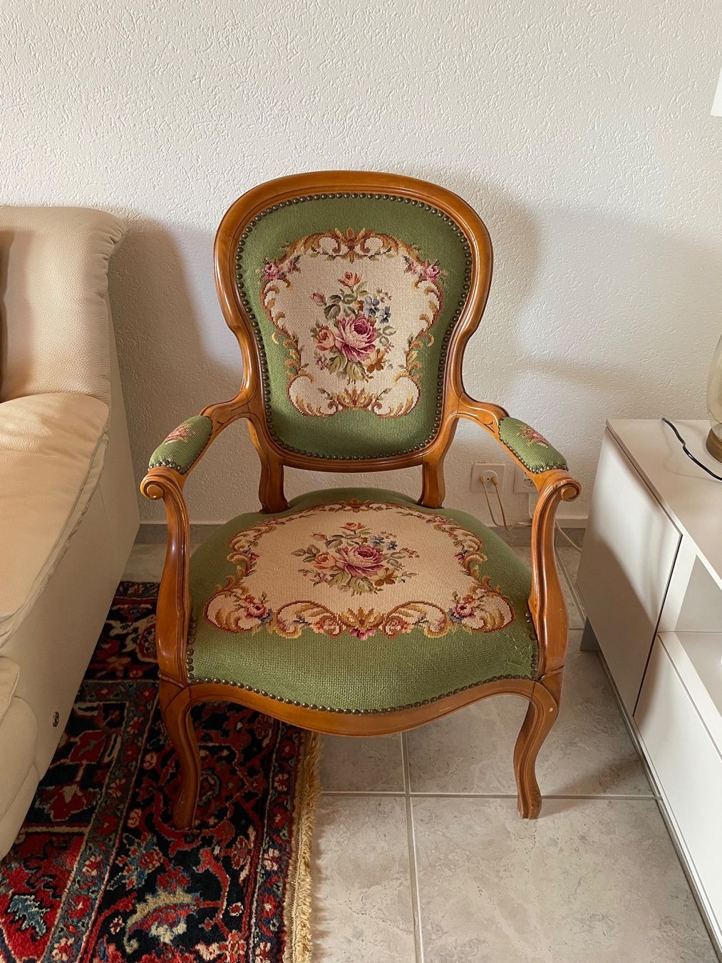 Poltrone: Antiker Sessel mit Gobelin Bezug – Usato da Luterbach venduto da vac_yv8x 2