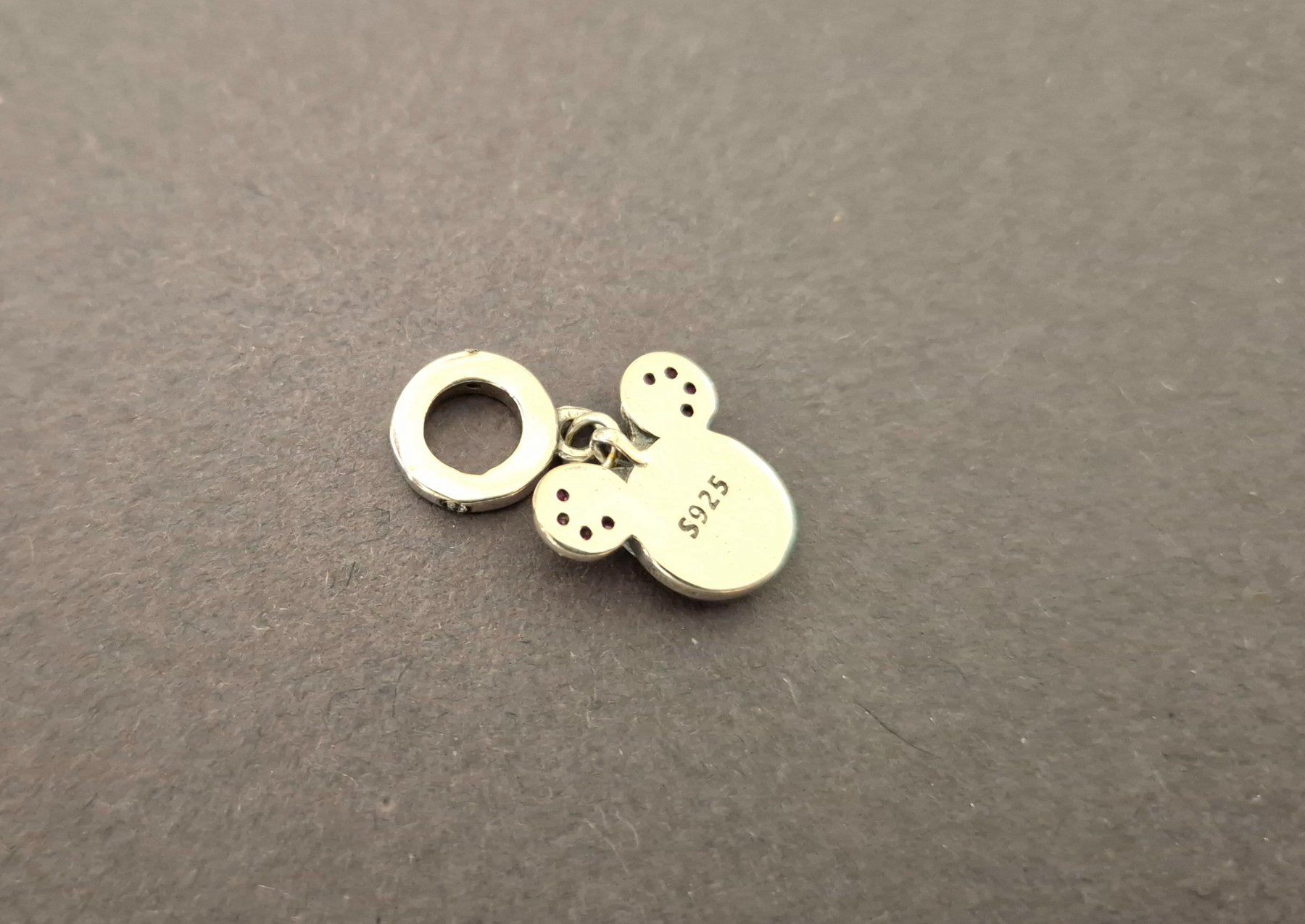 Ciondoli: Charm Disney rot +Garantie – Nuovo (secondo la descrizione) da Rotkreuz venduto da Carbone_Bijou-Shop 1