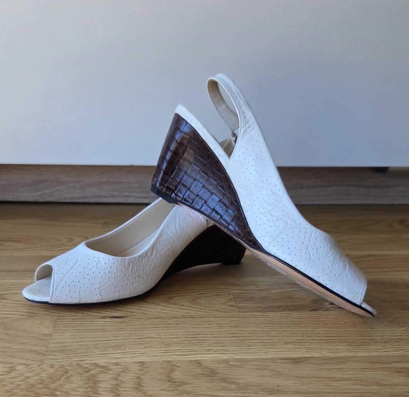 Chaussures femmes: Fellini Pumps Damenschuhe – Neuf avec emballage d'origine à Zug par opo_cy5d