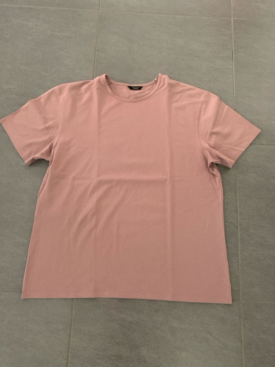Massimo Dutti T-shirt: Massimo Dutti T-shirt – Nuovo (secondo la descrizione) da Collombey venduto da amina36