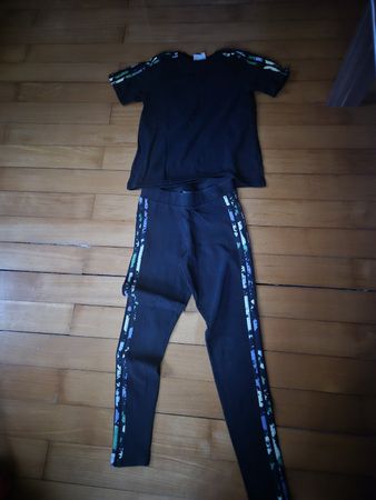 Schwarzes Sport Set mit Leggings,  Top Zustand!