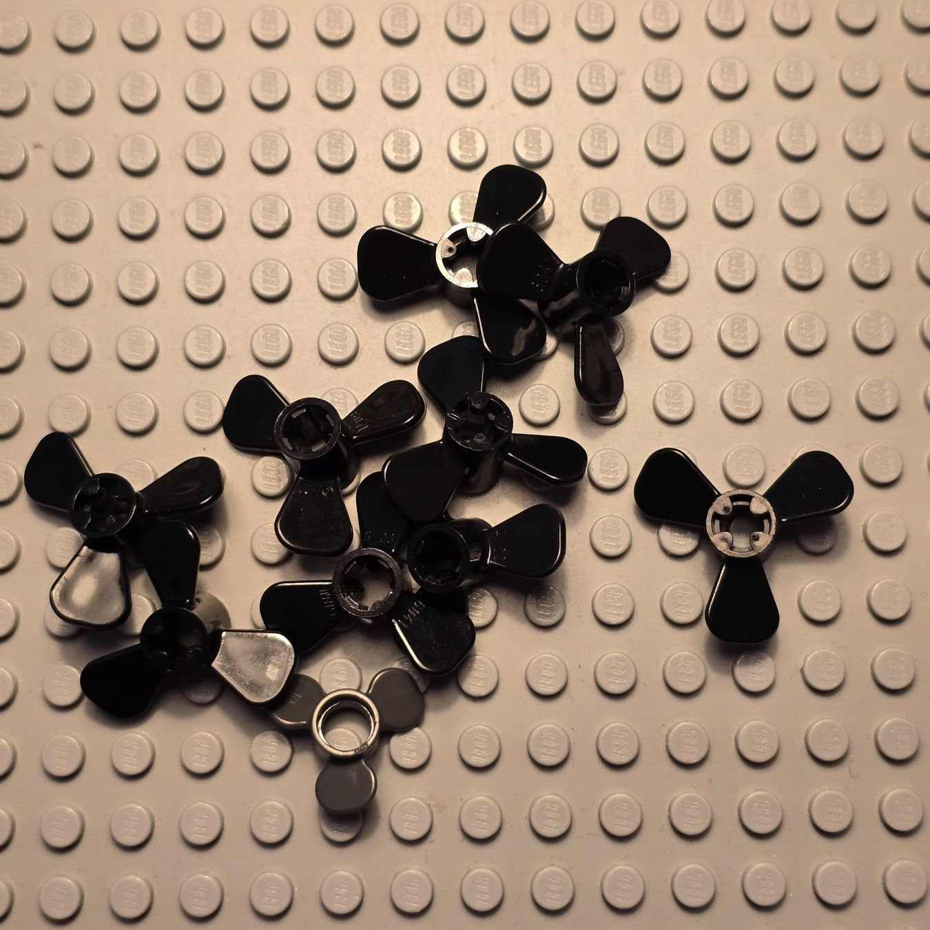 Lego Kit di costruzioni: Lego 10 x Propeller (6041) schwarz – Usato da Basel venduto da Swi-7621
