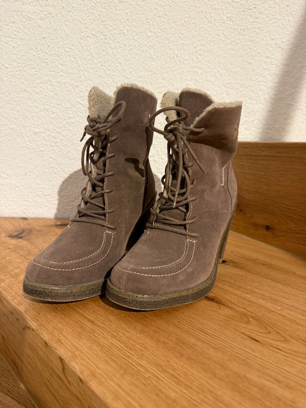 Scarpe da donna: Winterschuhe Winterstiefel Damen Gr. 36 – Usato da Wolfhausen venduto da ladrona 1