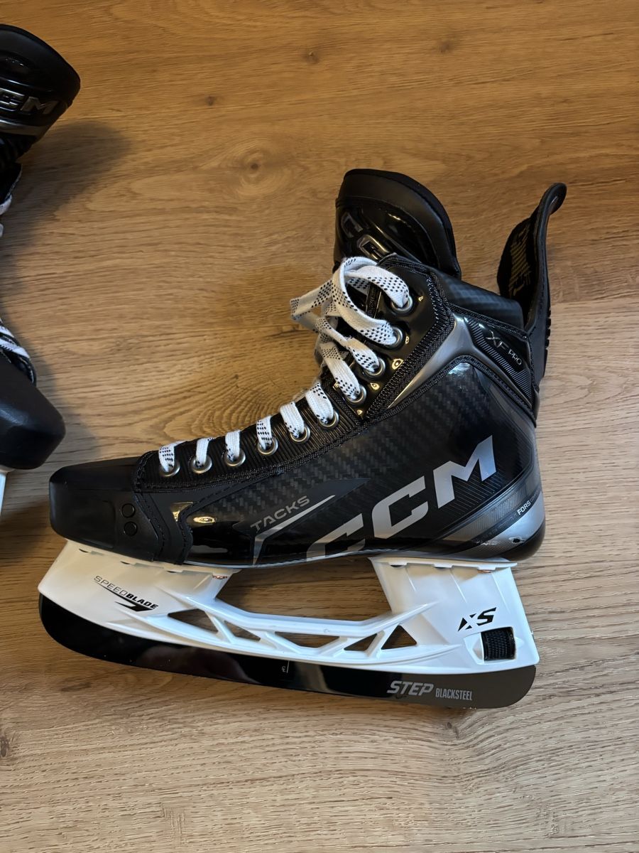 Ccm Pattini da ghiaccio: CCM Tacks XF Pro - Patins à glace – Nuovo (secondo la descrizione) da Neuchâtel venduto da Gmartinetti 1