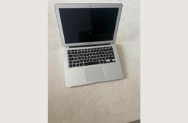 MacBook Air 13" 2017 · i5 · 8GB · 256GB SSD · Top