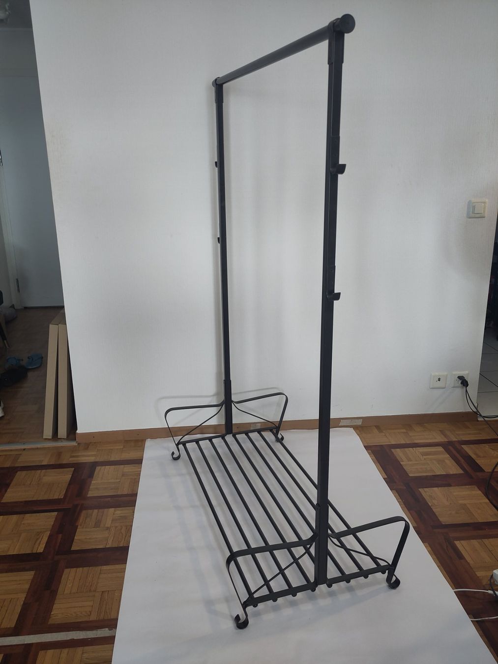 Sonstige Dekorationen & Accessoires: Penderie à vêtements / Ständer – Gebraucht aus Vevey von Everysky 1