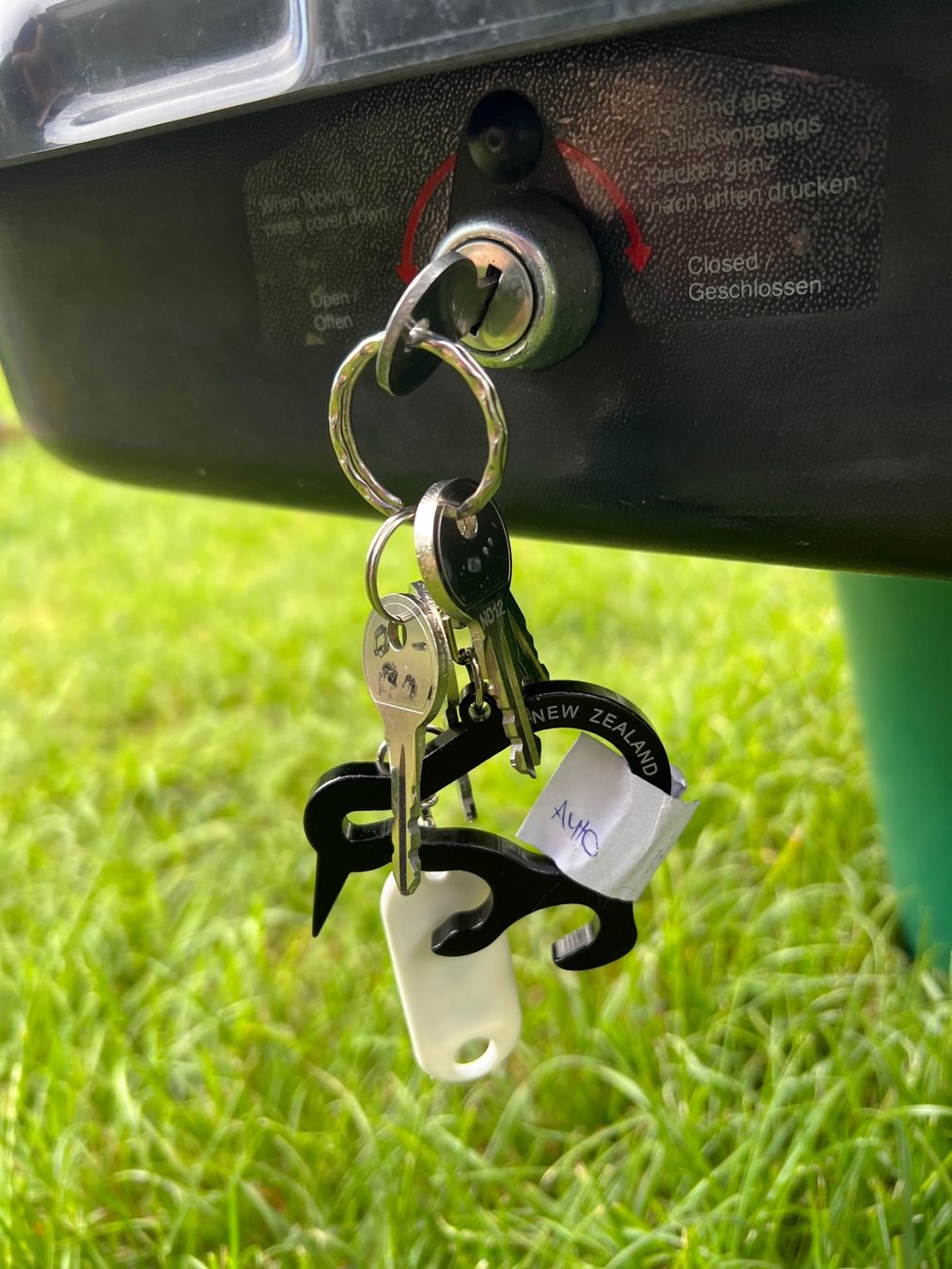 Thule Coffres de toit: Dachbox Thule plus 2 Träger (Original Renault) – D'occasion à Winterthur par Ingoldt 8