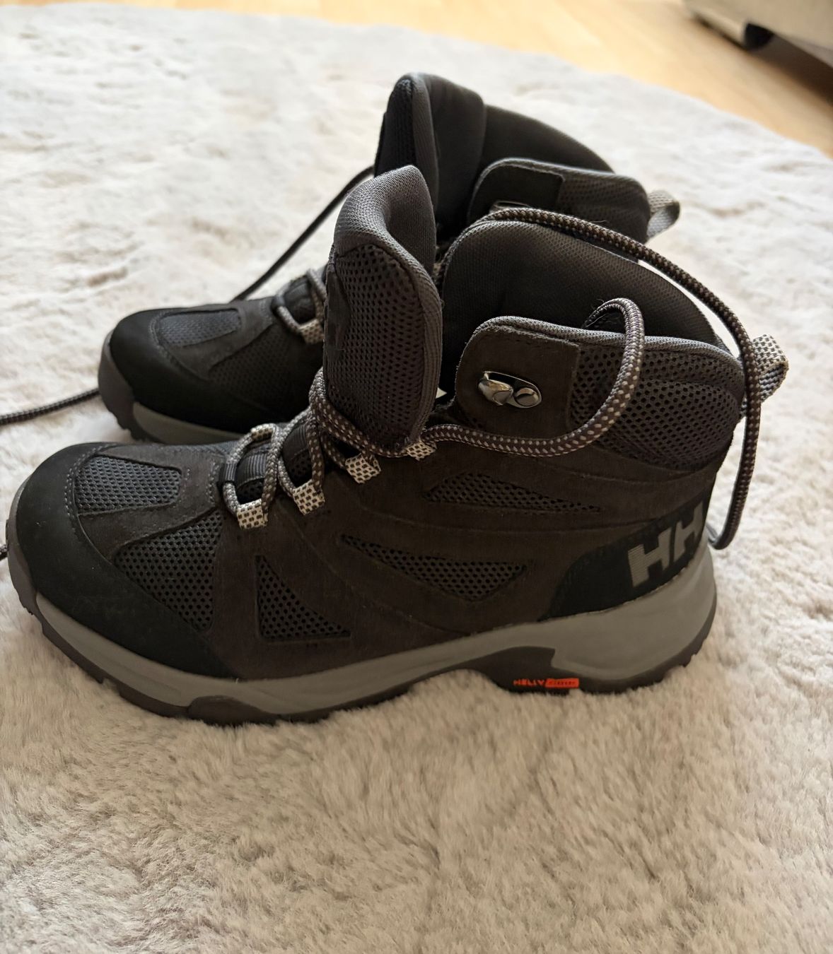 Helly Hansen Chaussures femmes: Wanderschuhe Helly Hansen Grösse 37 – Neuf (Voir description) à zürich par sunnyredchilli 2