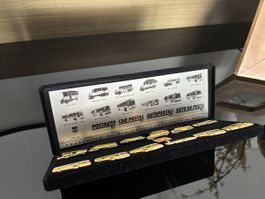 Pin-Set Anstecknadeln Postauto Busse mit Box und Beiblatt